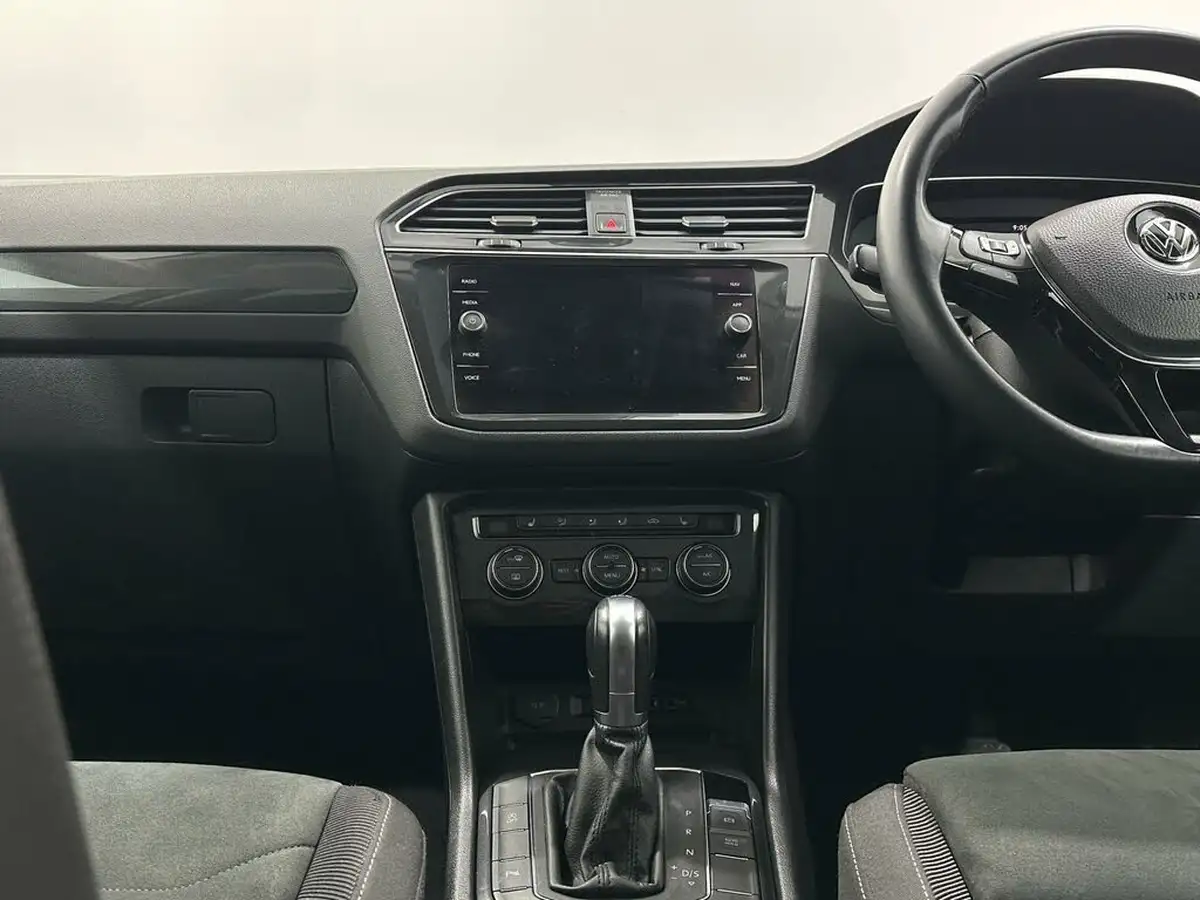 2018-volkswagen-tiguan-20tdi-sel-150ps-ss-dsg-big-18