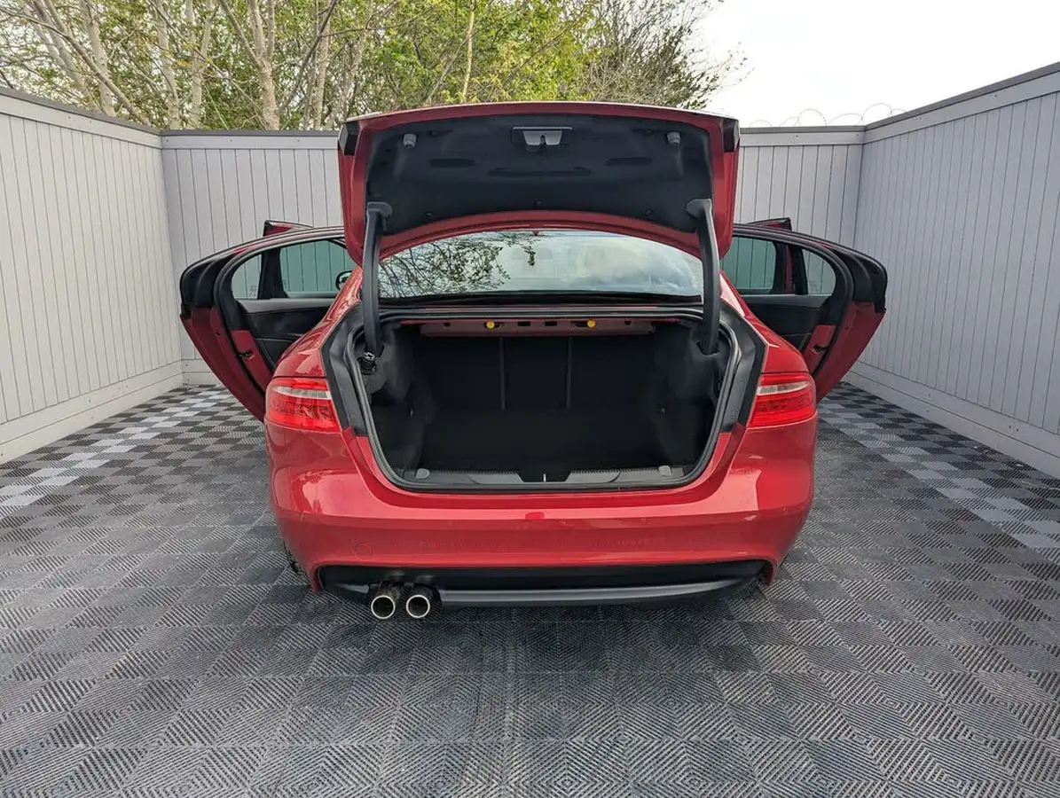 2016-jaguar-xe-20d-r-sport-180ps-auto-big-16
