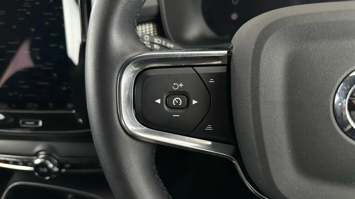 2021-volvo-xc40-e-twin-recharge-plus-big-30
