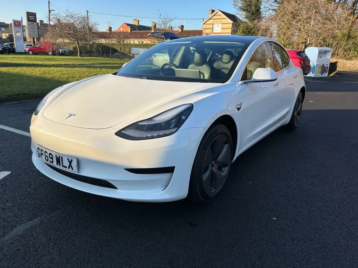 2019-tesla-model-3-e-standard-plus-big-2