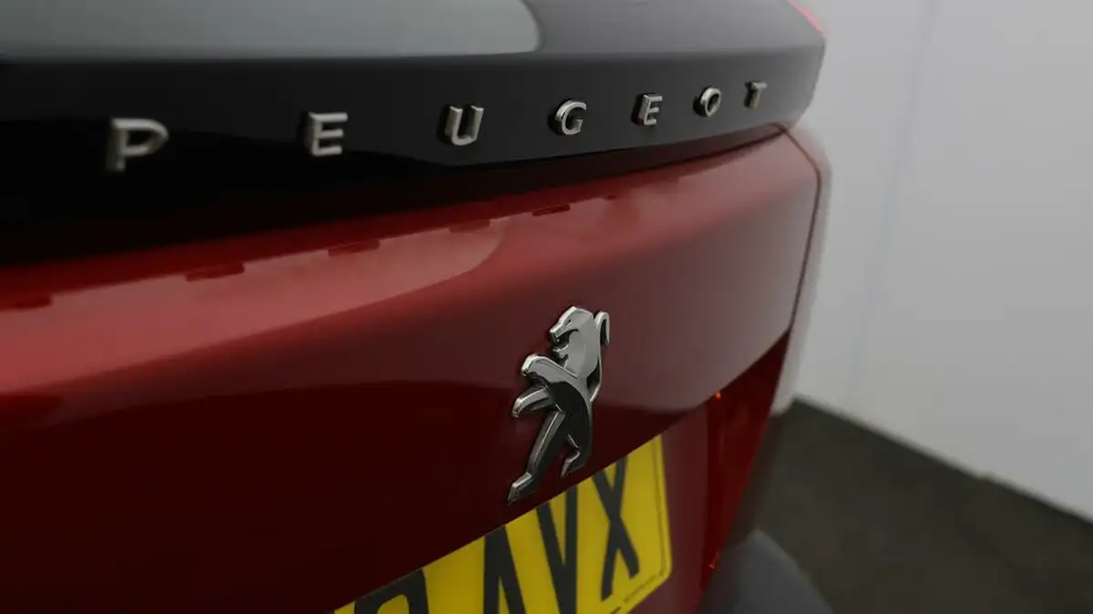 2020-peugeot-2008-suv-12-puretech-allure-100bhp-big-19