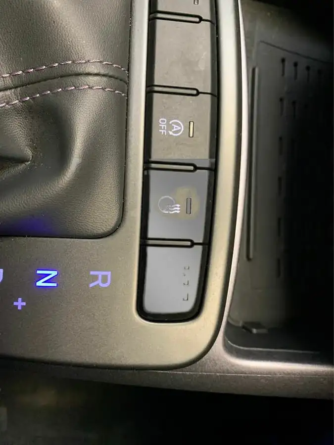 2024-hyundai-i10-10-premium-63ps-auto-big-20
