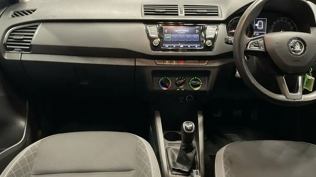 2020-skoda-fabia-10-tsi-se-95ps-hatchback-big-15