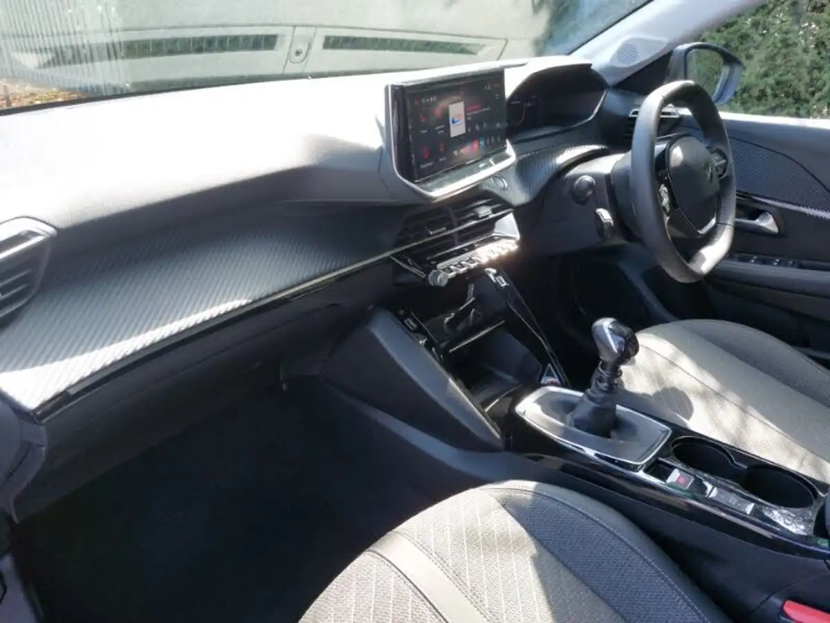 2024-peugeot-208-12-puretech-allure-big-4