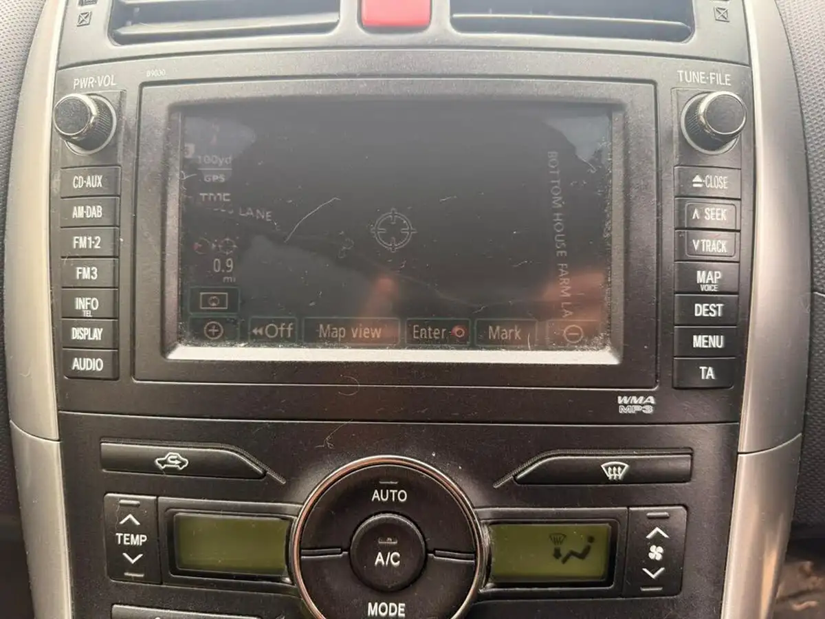 2011-toyota-auris-18-vvt-i-hsd-t-spirit-1794cc-big-10