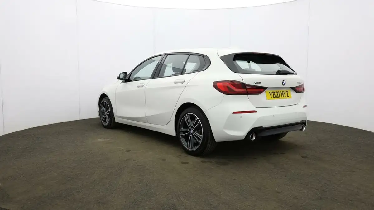 2021-bmw-1-series-20td-120d-xdrive-sport-lcp-big-54