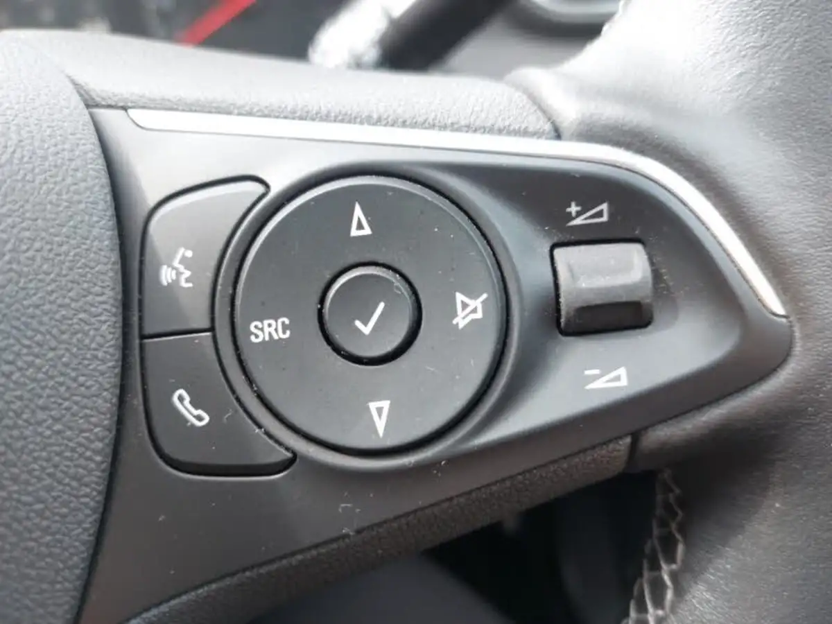 2020-vauxhall-grandland-x-12-elite-nav-big-13