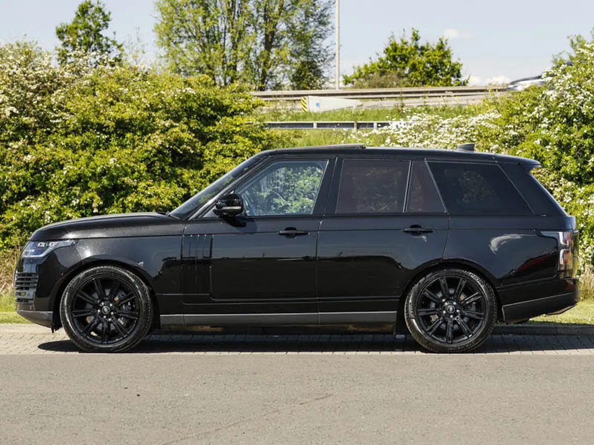 2021-land-rover-range-rover-20-p400e-westminster-black-big-3