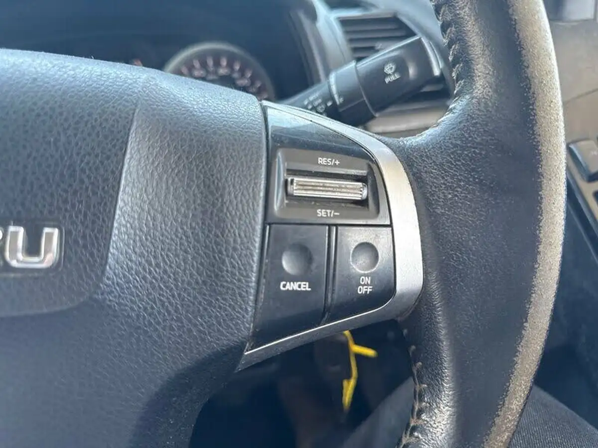 2018-isuzu-d-max-19td-yukon-double-pickup-big-30