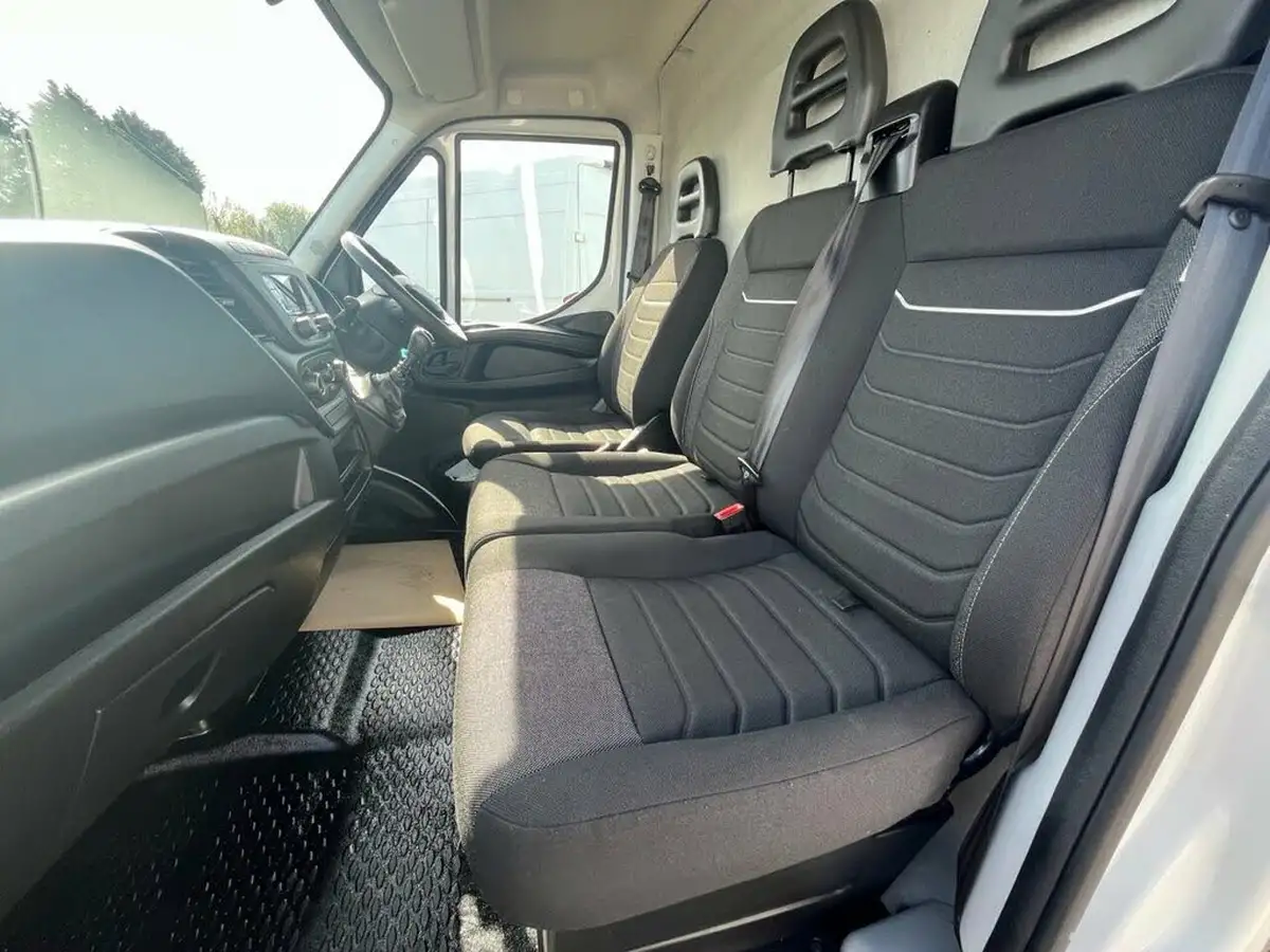 2023-iveco-daily-s-class-23td-35s14v-business-3520mm-h2-136pseu6dt-big-10
