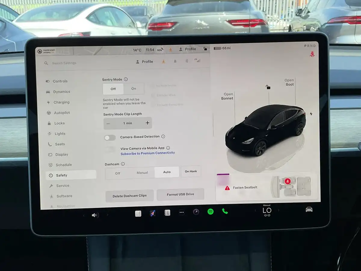 2022-tesla-model-y-e-long-range-big-32