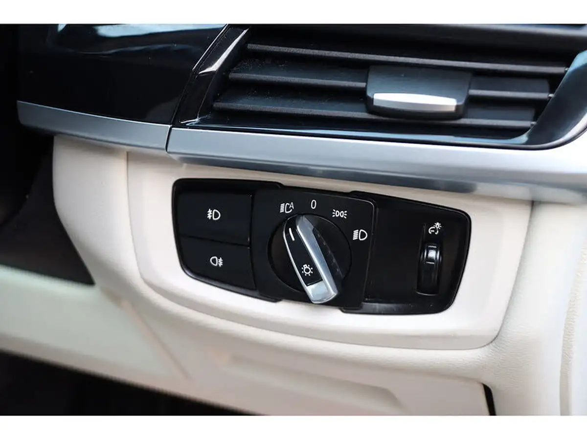 2017-bmw-x5-20-xdrive40e-se-auto-big-40