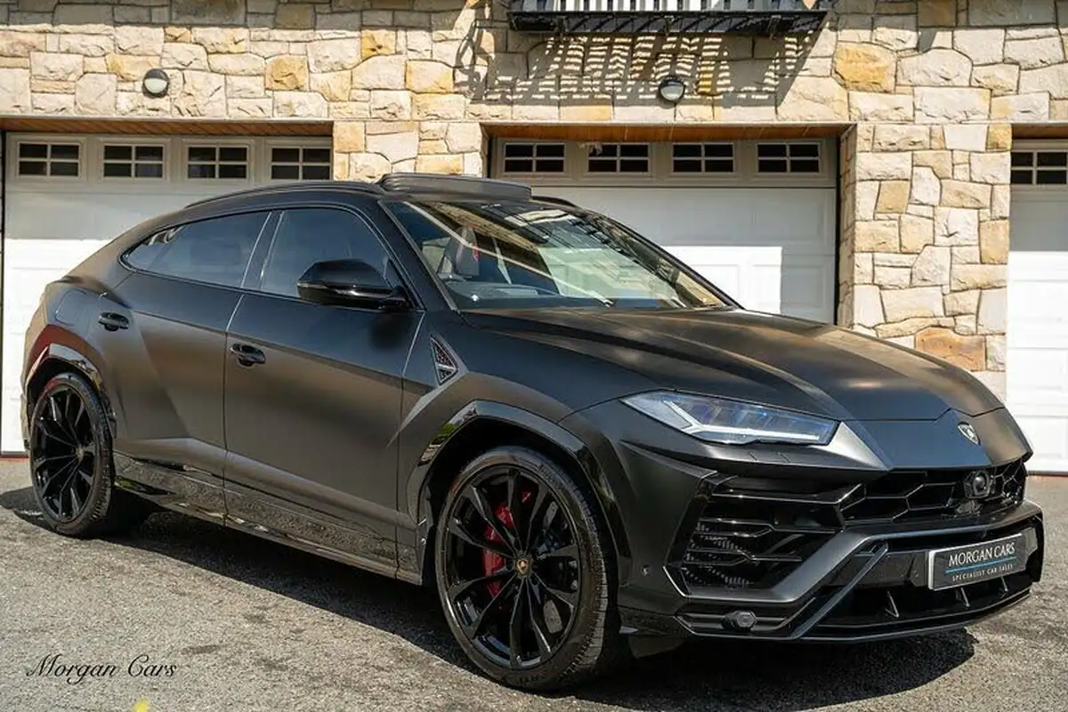 2022-lamborghini-urus-40-no-trim-big-2