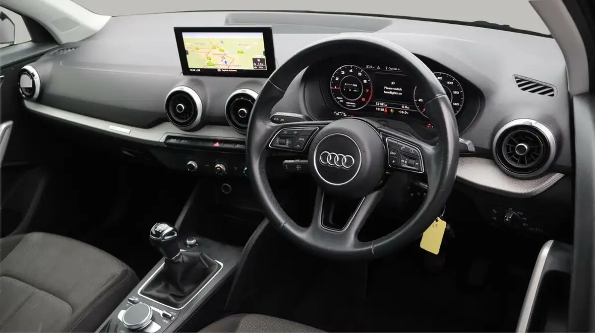2021-audi-q2-10-30-tfsi-sport-big-9