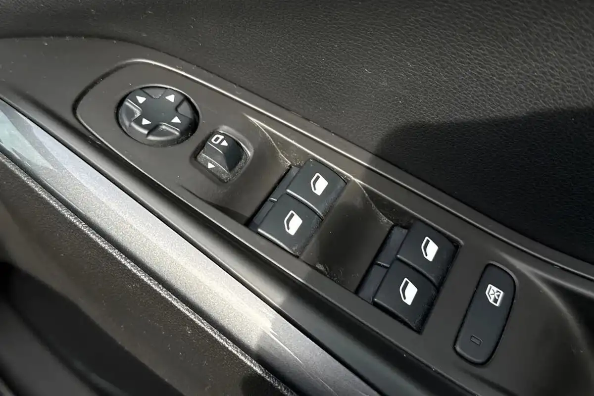 2018-vauxhall-grandland-x-12-elite-nav-132ps-big-41