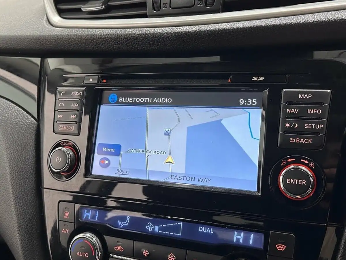 2015-nissan-qashqai-16dci-tekna-big-7