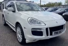 2010-porsche-cayenne-small-11