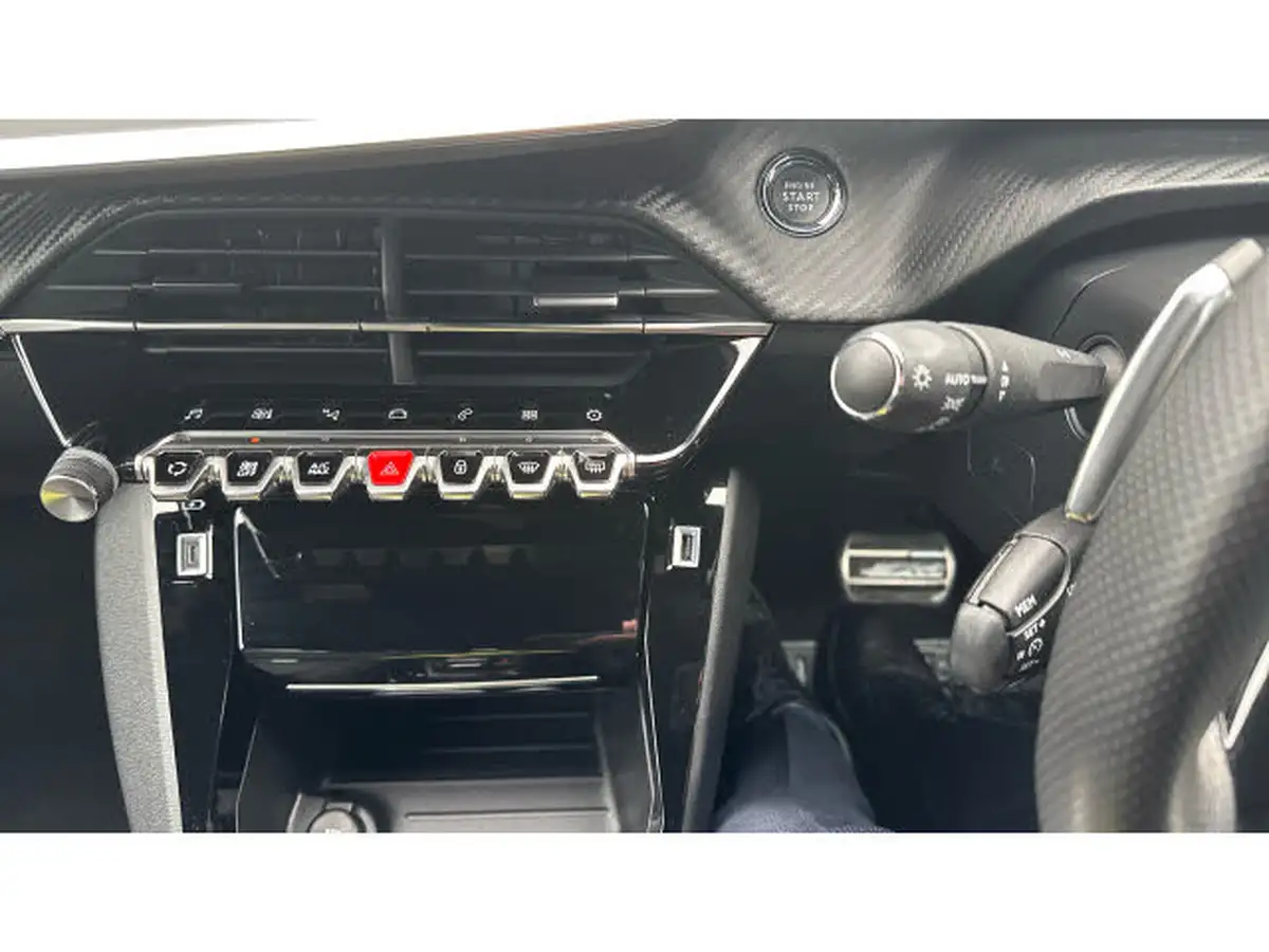 2021-peugeot-208-15-bluehdi-gt-line-big-25