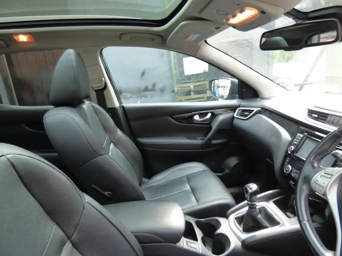 2014-nissan-qashqai-12-tekna-big-6