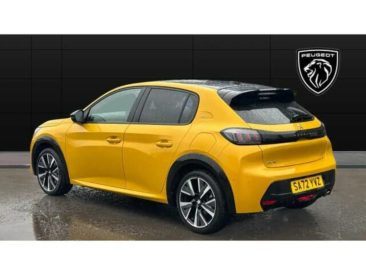 2021-peugeot-208-15-bluehdi-gt-line-big-1