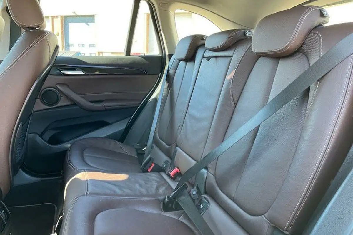 2021-bmw-x1-20-sdrive20i-xline-big-19