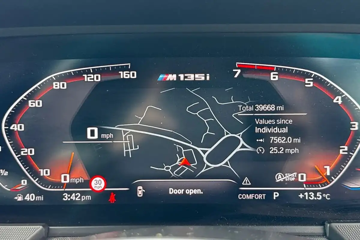2021-bmw-1-series-20-m135i-xdrive-big-57