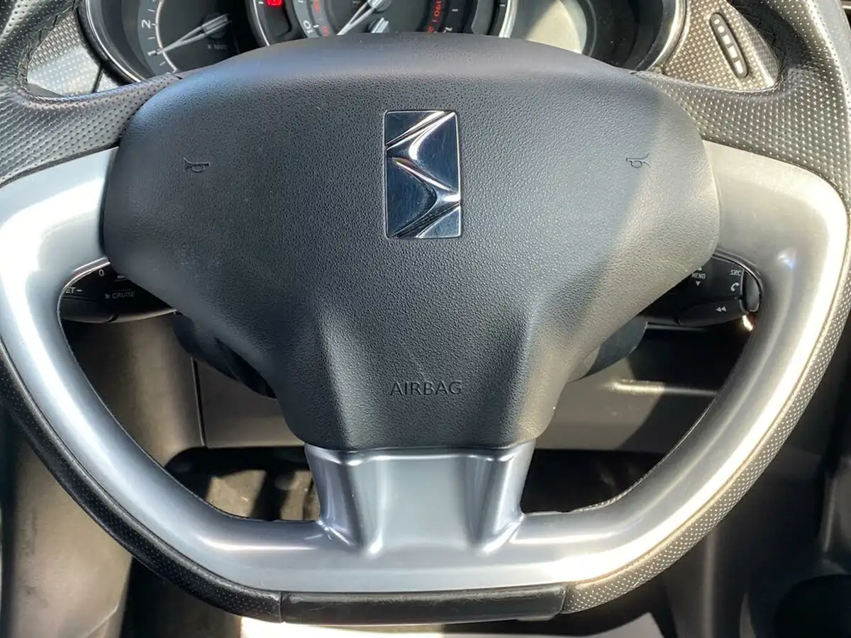 2014-citroen-ds3-16e-hdi-dsport-plus-big-36