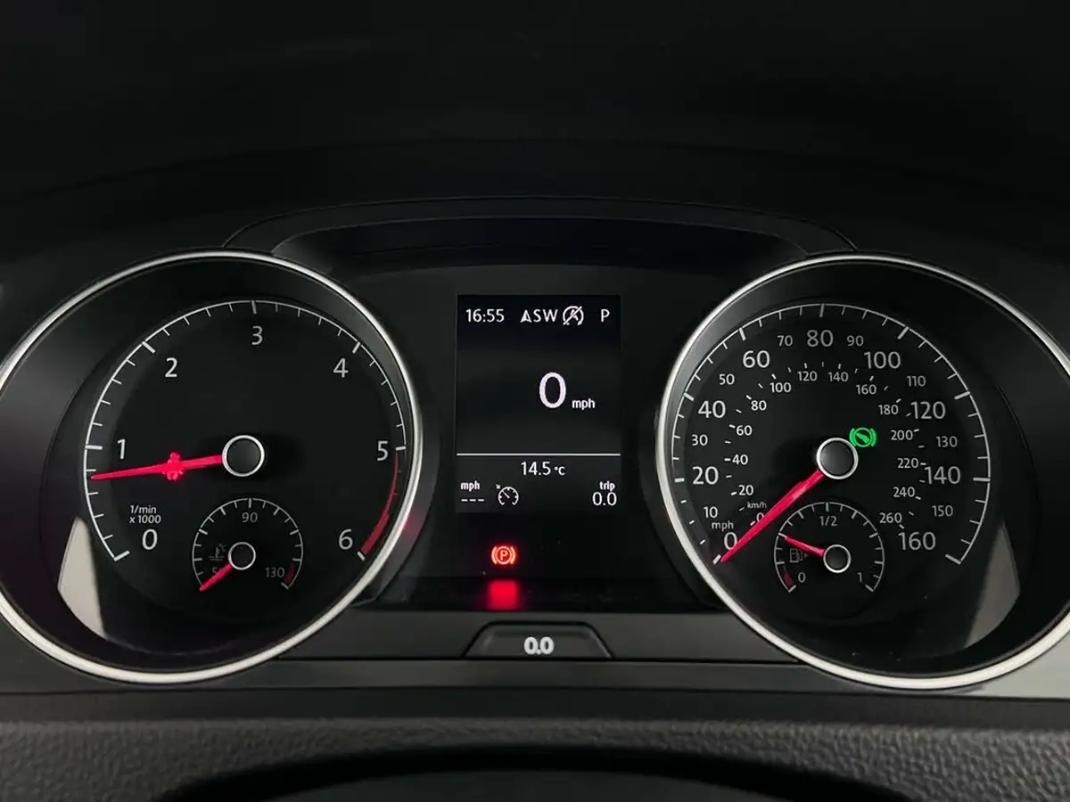 2018-volkswagen-golf-16tdi-se-nav-hatchback-5d-dsg-big-19