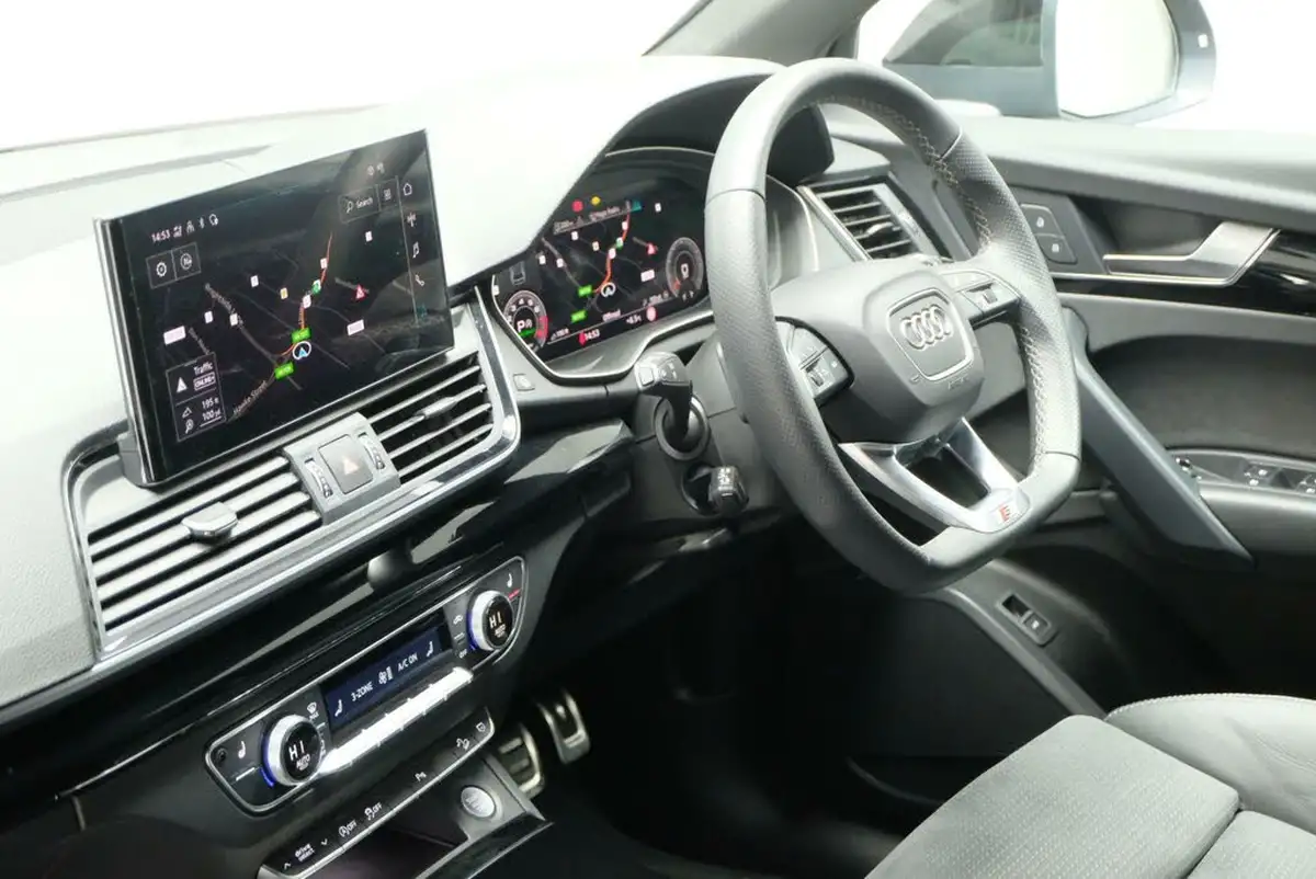 2024-audi-q5-20-45-tfsi-black-edition-station-wagon-big-10