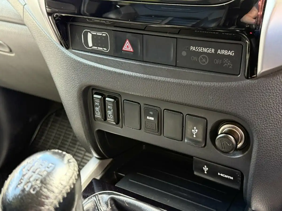 2018-mitsubishi-l200-24di-d-barbarian-eu6-big-30