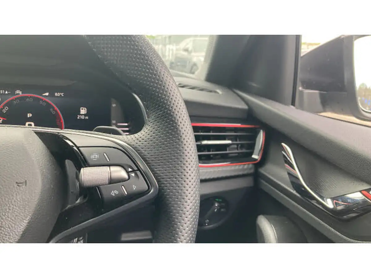 2025-skoda-scala-15-tsi-monte-carlo-edition-dsg-big-17