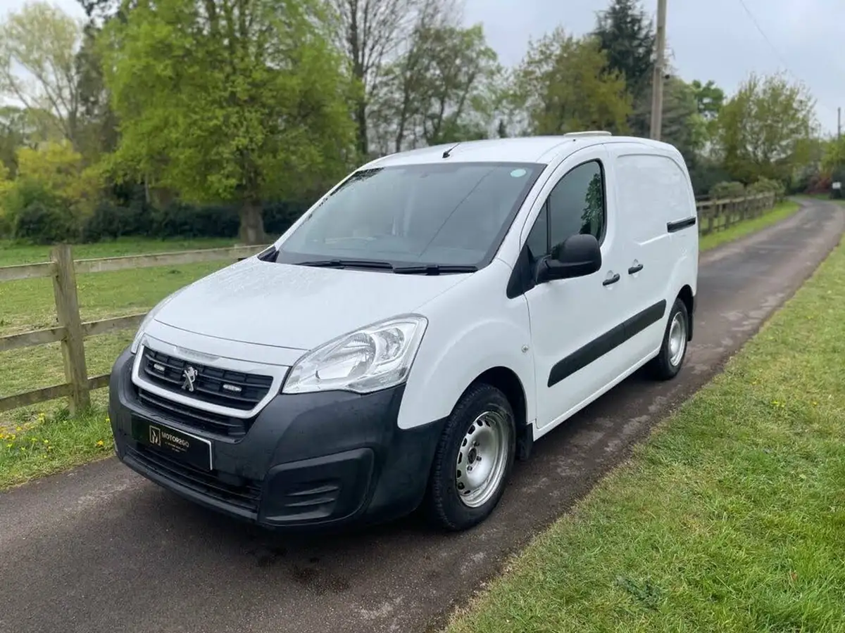 2018-peugeot-partner-16bluehdi-s-l1-75pseu6-648-panel-big-2
