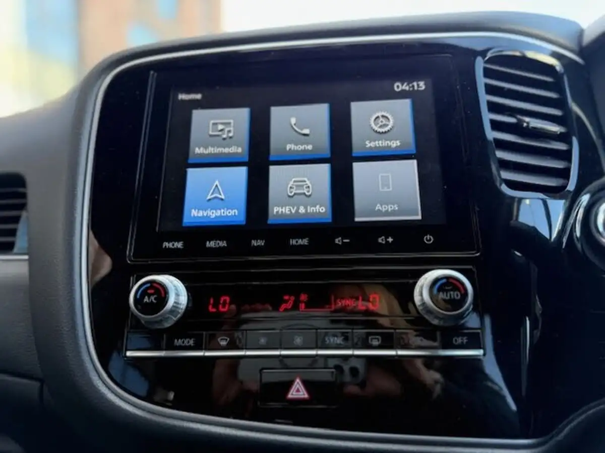 2021-mitsubishi-outlander-24-exceed-phev-big-15