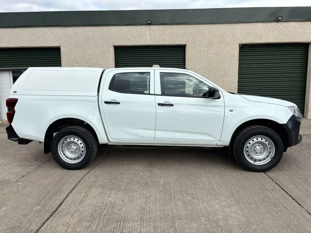 2021-isuzu-d-max-19td-utility-4x4-double-pickup-big-3