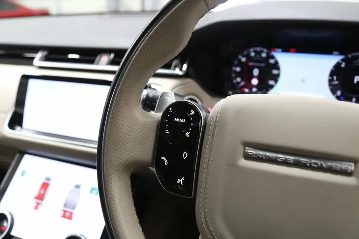 2019-land-rover-range-rover-velar-20-d240-r-dynamic-hse-big-47