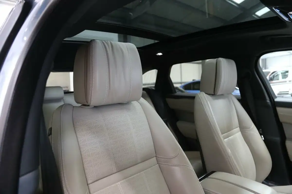2019-land-rover-range-rover-velar-20-d240-r-dynamic-hse-big-24