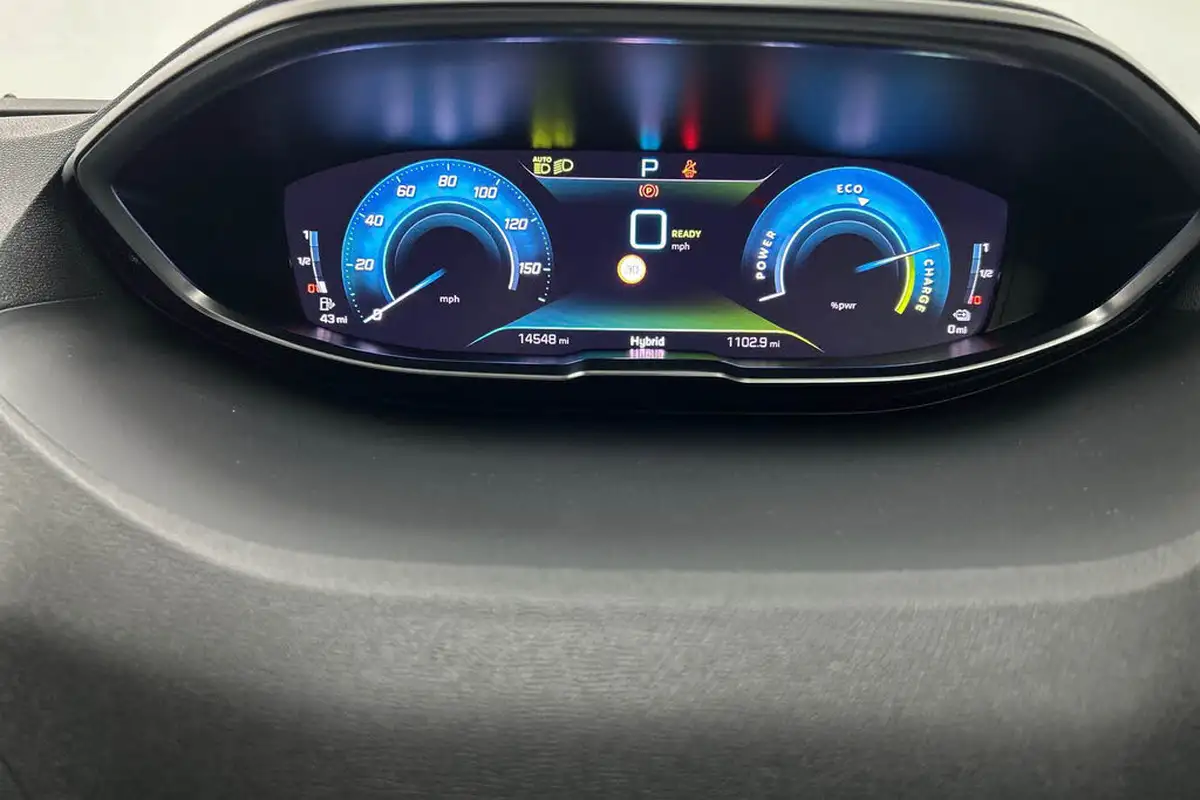 2022-peugeot-3008-suv-16-puretech-gt-line-300bhp-4x4-hybrid4-e-eat8-big-9