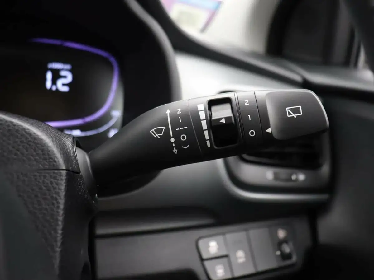 2025-kia-stonic-10-t-gdi-2-dct-big-32
