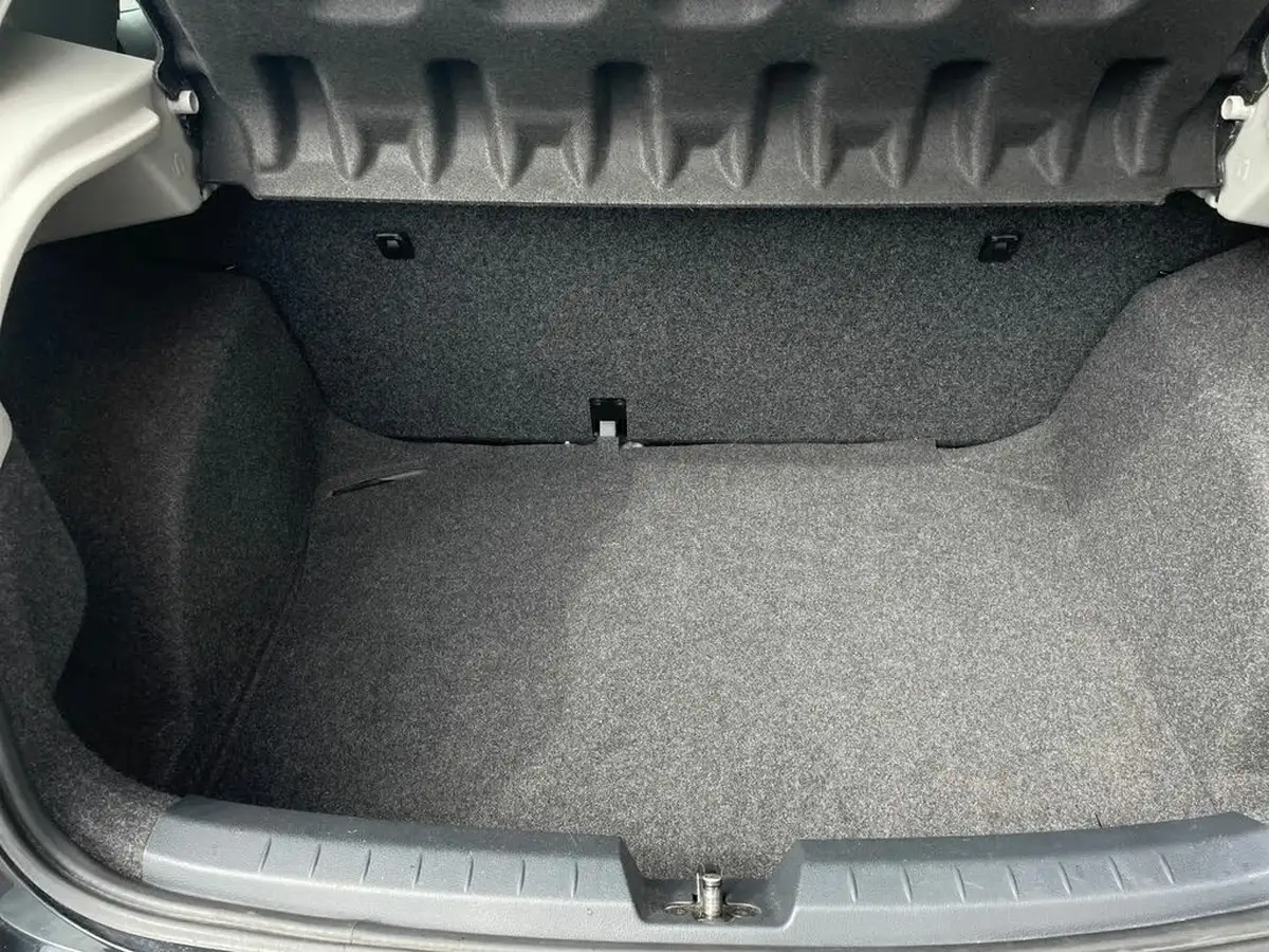 2017-seat-ibiza-10-sol-hatchback-5d-big-11