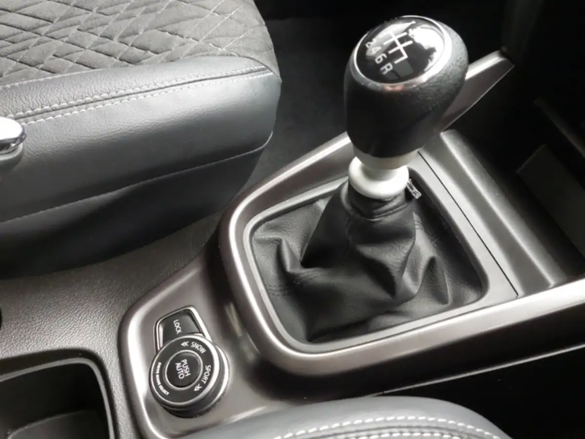 2024-suzuki-s-cross-15-ultra-allgrip-big-15