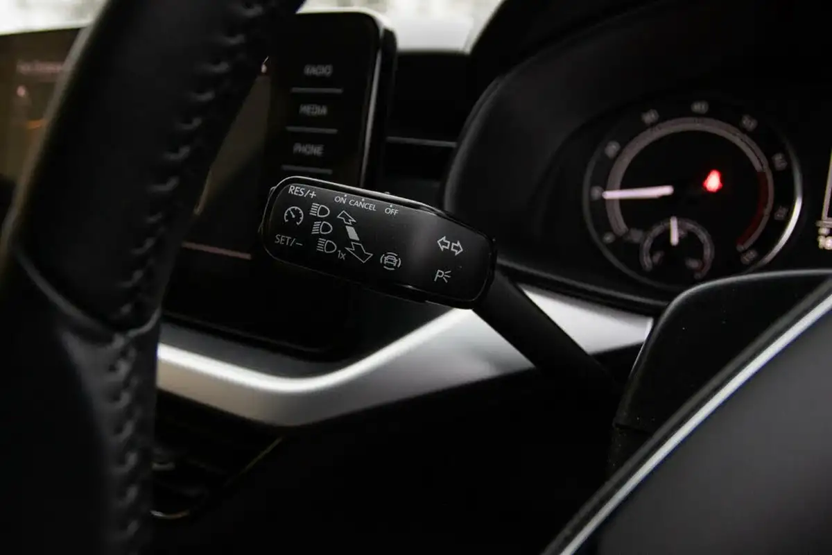 2023-skoda-scala-10-tsi-se-technology-95ps-big-18
