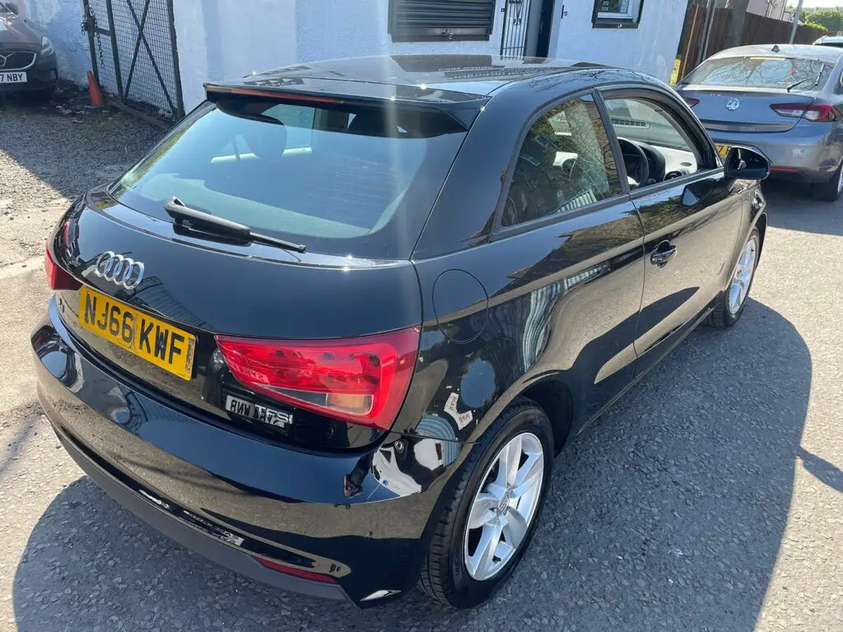 2016-audi-a1-10-tfsi-se-hatchback-3d-big-3