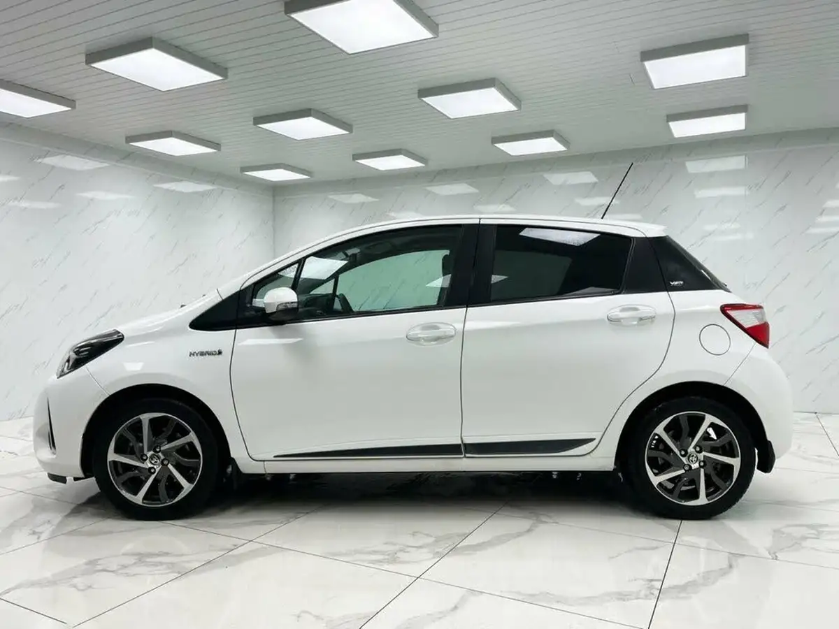 2020-toyota-yaris-15-vvt-i-y20-98bhp-hybrid-1497cc-e-cvt-big-10