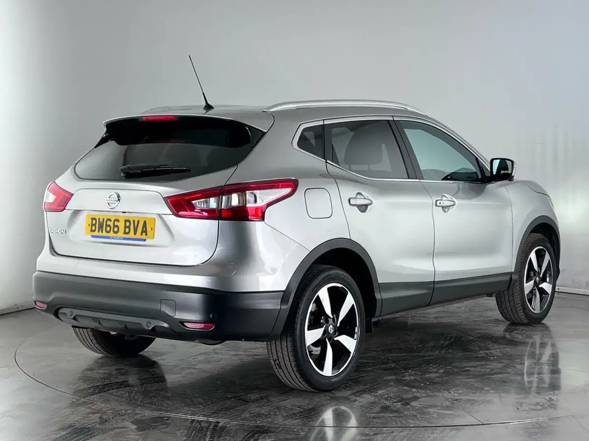 2016-nissan-qashqai-12-dig-t-n-vision-18in-big-3