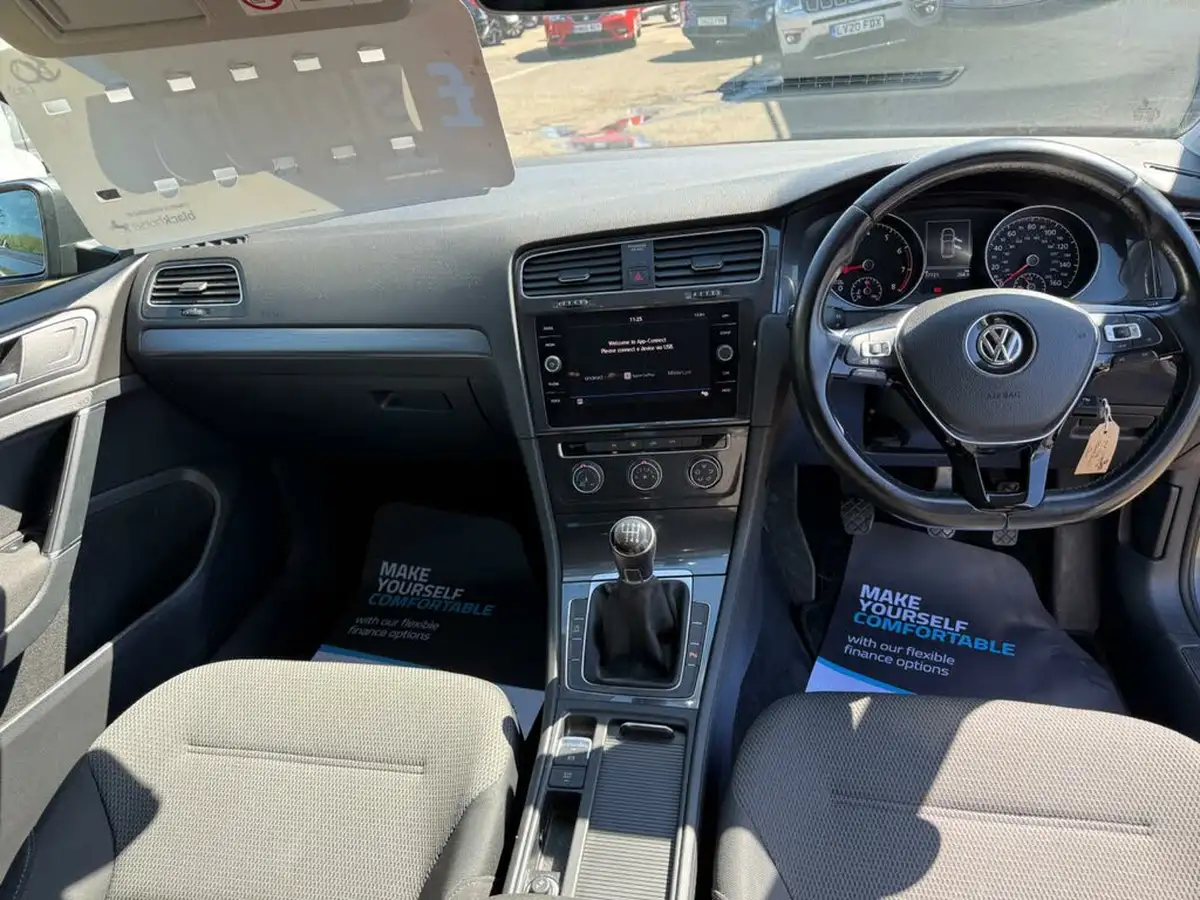 2018-volkswagen-golf-10-tsi-se-115ps-hatchback-5d-big-36
