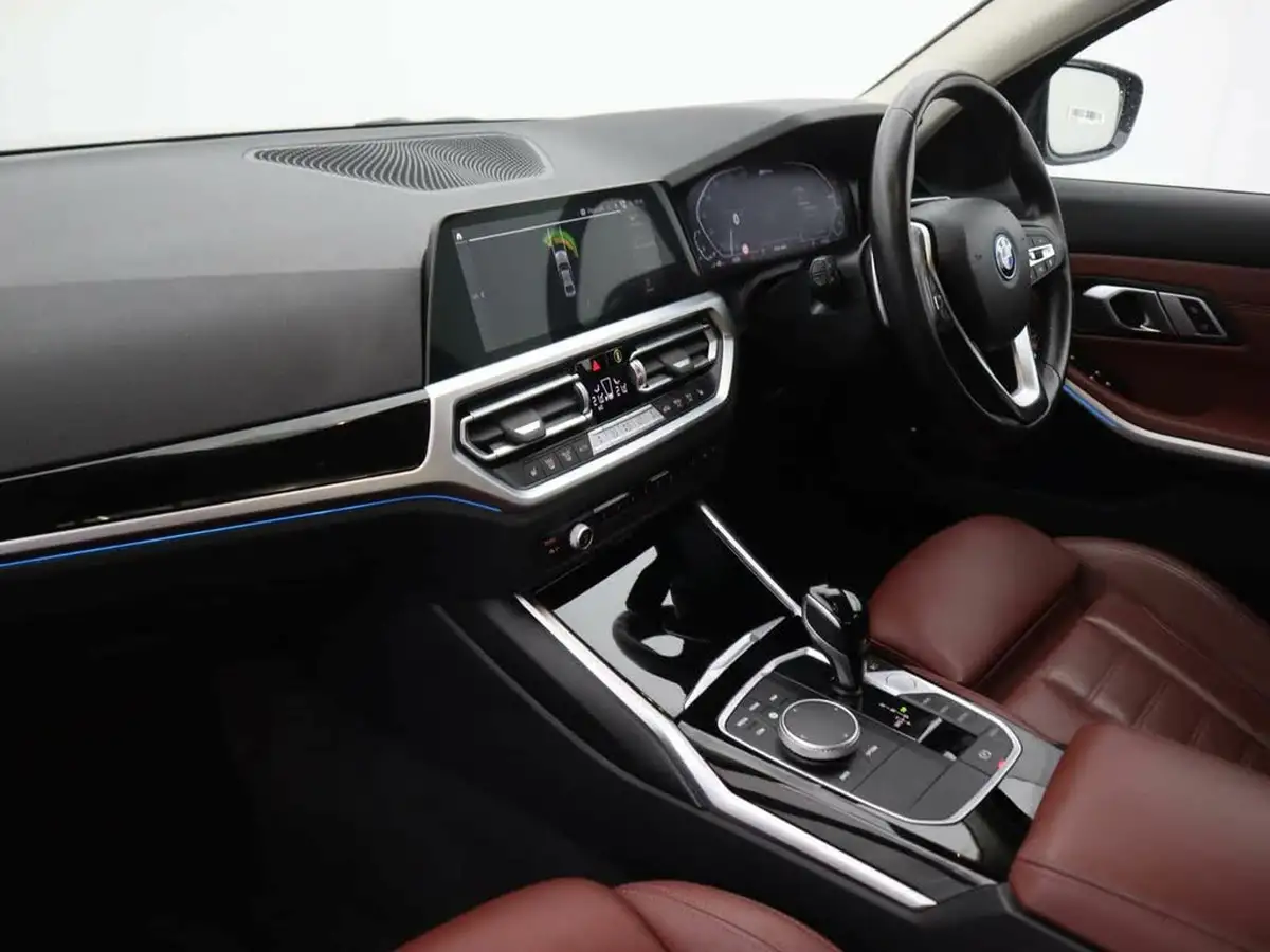 2022-bmw-3-series-20-330e-sport-pro-saloon-4d-big-8