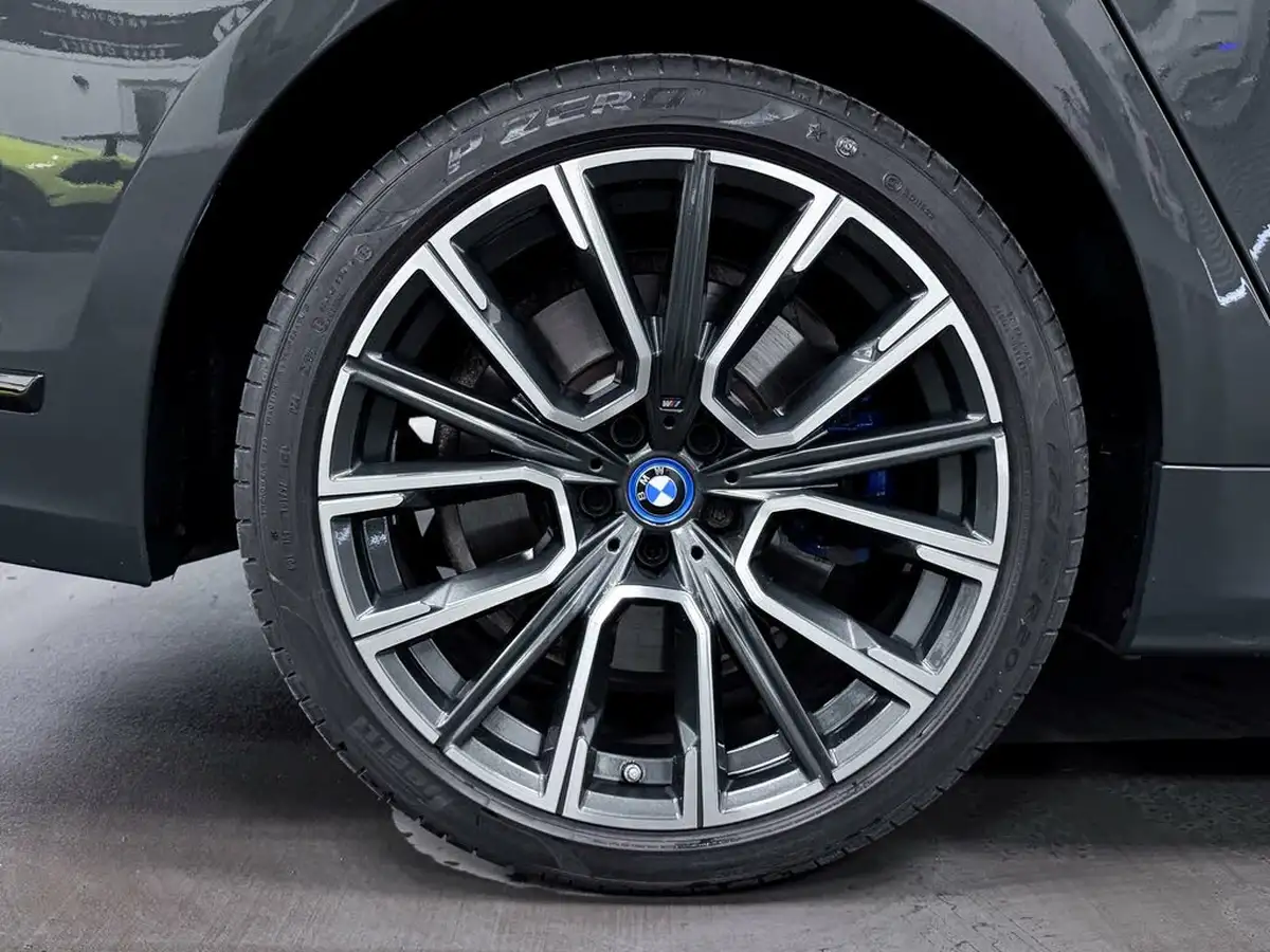 2022-bmw-7-series-30-745e-m-sport-big-56