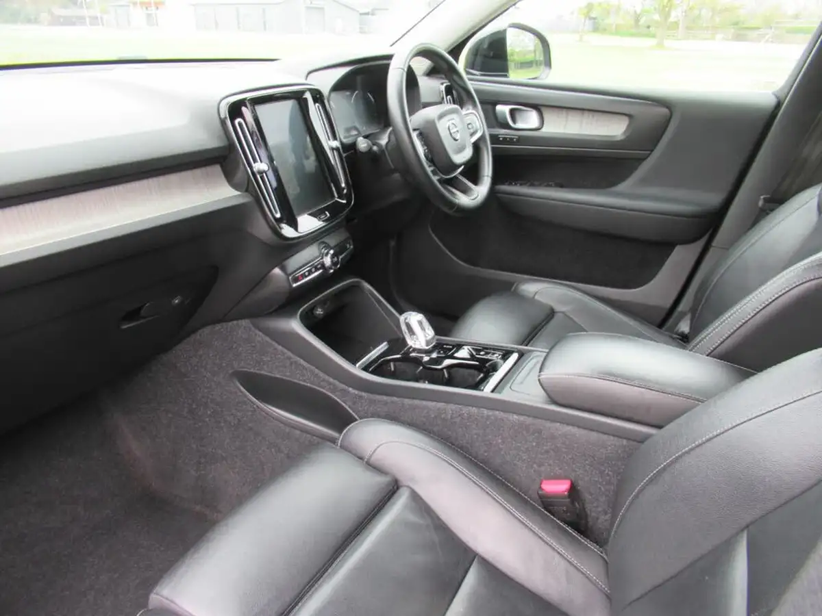 2020-volvo-xc40-15-t3-inscription-pro-geartronic-big-18