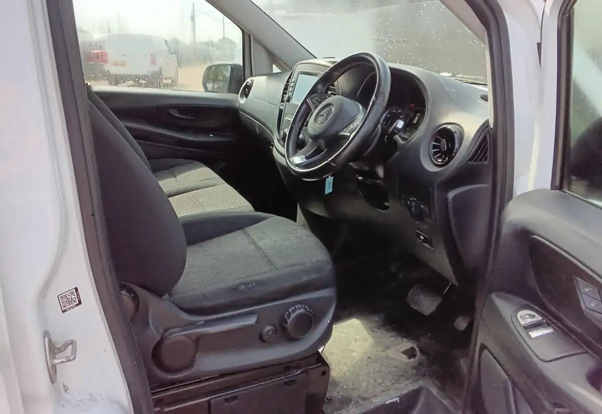 2021-mercedes-benz-vito-20cdi-116-progressive-l3-160bhpeu6dt-panel-big-5