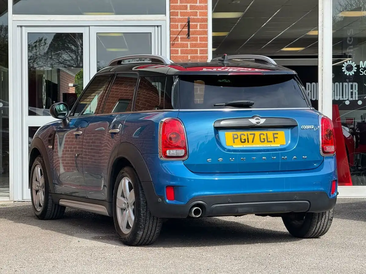2017-mini-countryman-20td-cooper-d-ss-auto-big-1